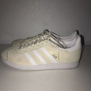 Cream Adidas Gazelles